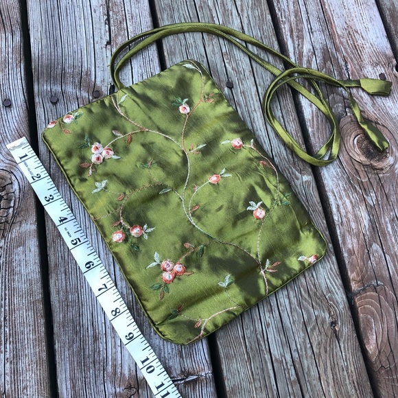 Makeup Bag 💄 - Picture 10 of 14